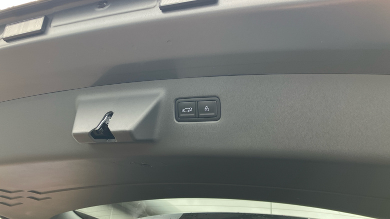 Hyundai SANTA FE 1.6 TGDi Plug-in Hybrid Ultimate 5dr 4WD Auto Estate